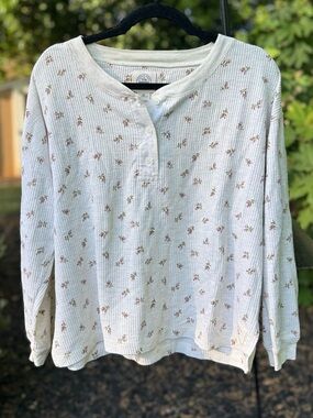 Victoria’s Secret Cotton Ribbed Floral Henley Top Size M